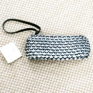NWT Pop Top wristlet, excellent condition